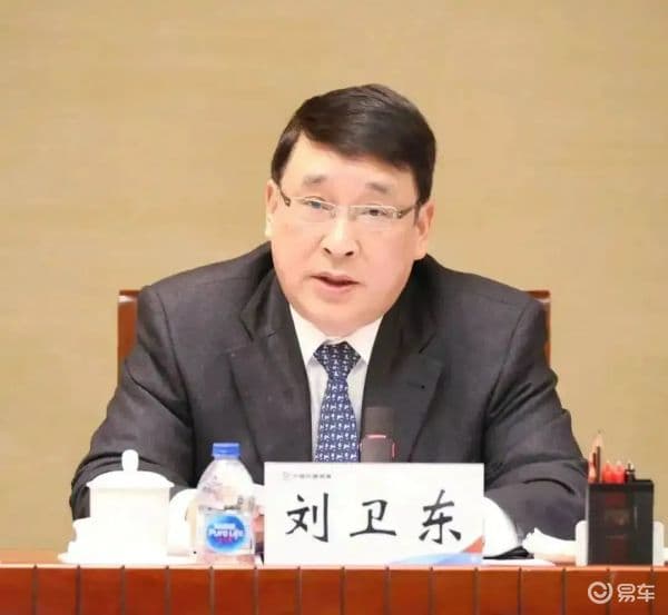 东风、长安携手应对丛林法则，节骨眼上刘卫东为何被查？