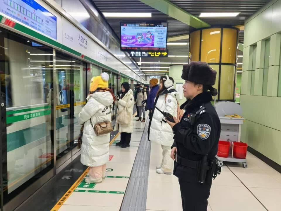 备用车、免费摆渡、主题车站：哈尔滨地铁十大服务迎冰雪季