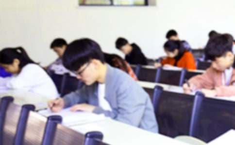 美国高中留学语言考试的成绩要求介绍