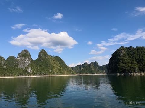大龙湖景区：四季变换中的自然画卷 🌄