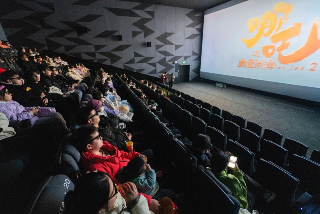 《哪吒之魔童闹海》上映7天票房破48亿，光线传媒预计营收超9.5亿元