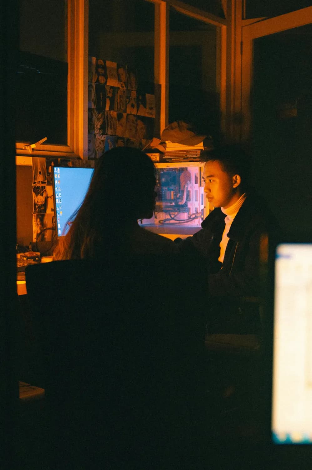 《花样年华》热映：眼神里的悸动与克制