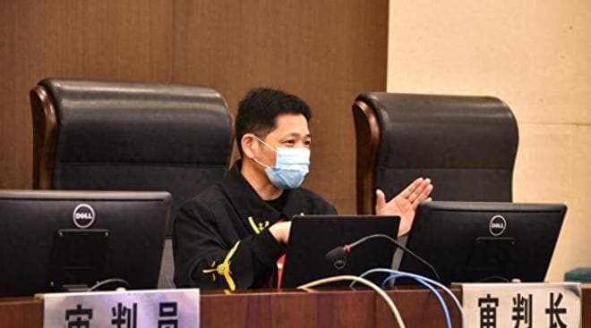 孩子当街被抢，父亲怒杀3个人贩子被判刑，律师当庭怒斥毫无道理