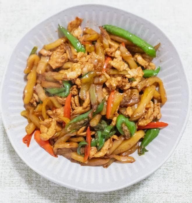 冬季必备青椒榨菜炒肉丝，营养丰富，米饭面条都百搭！