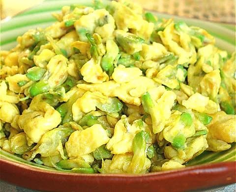 槐花炒蛋：一道简单美味的春季限定佳肴