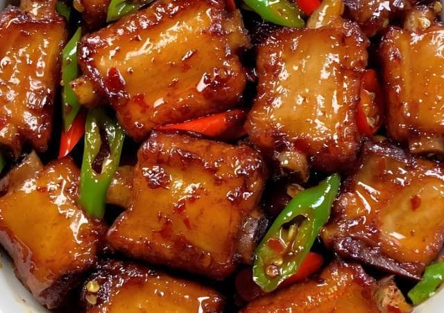 排骨的美食做法有哪些呢？解锁排骨新吃法！每一口都满满的幸福感