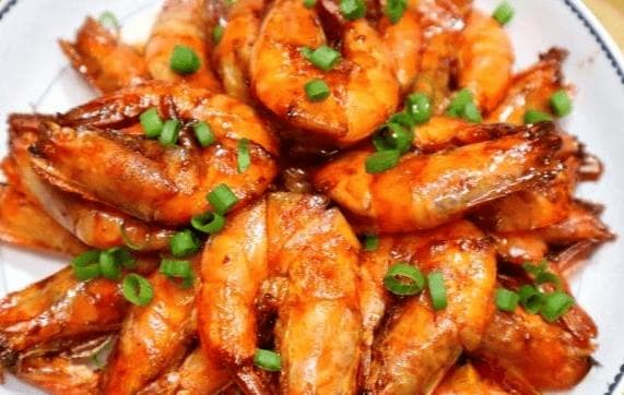 油焖大虾制作教程：从选材到处理，详解美味秘诀