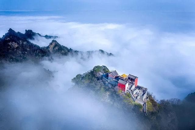 中国最美的十大宗教名山：九华山上榜，武当山排第一位