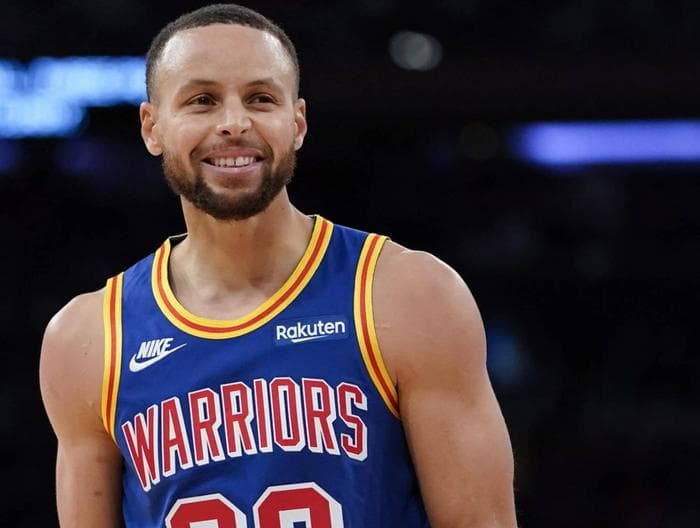 库里生涯罚球命中率91.1%，超越纳什成NBA历史第一