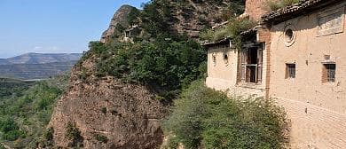 木梯寺：历史与自然交织的神圣之地 🌄