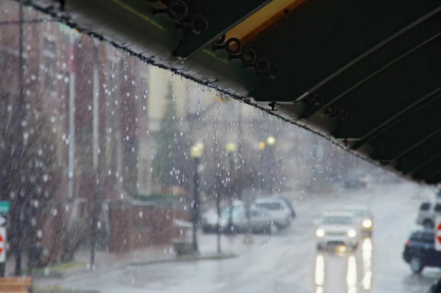 暴雨来袭！这份家庭应急指南请收好
