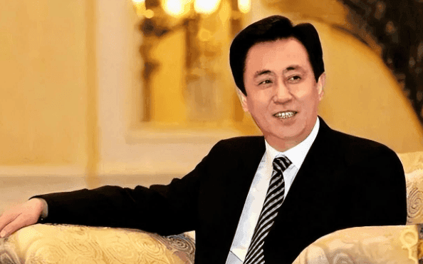 许家印的财富反转：从低谷中逆袭的地产大亨如何在富豪榜上攀升