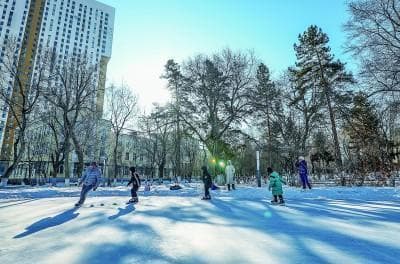 中国冰雪运动市场将更加火热 发展潜力巨大