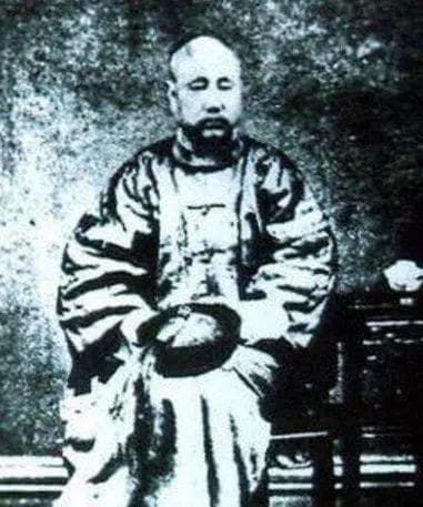 蒙古亲王僧格林沁是怎么死的？为何会被一个16岁少年斩杀？