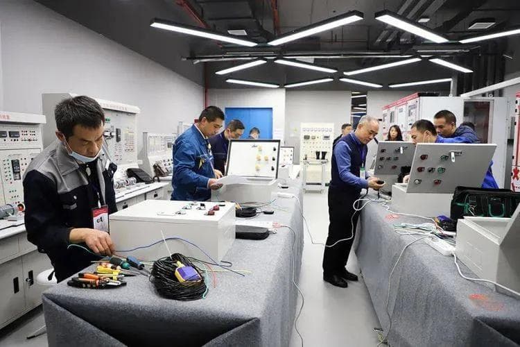高级电工证：电气行业人才的“金饭碗”，月薪最高2万元