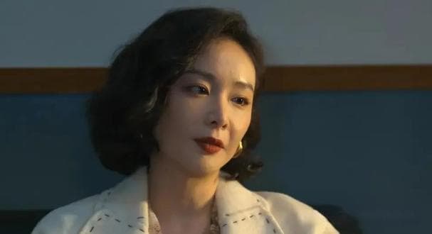 《狂飙》：陈书婷的情感纠葛和复杂人物关系。