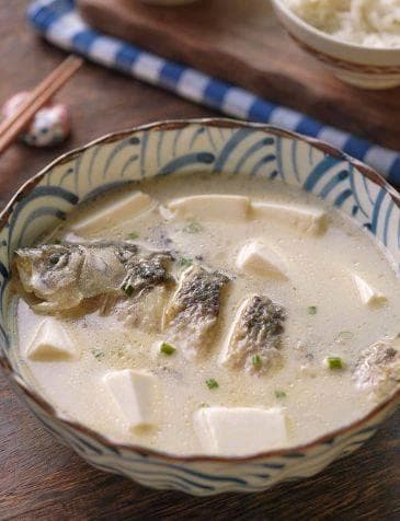 煮鱼汤时，是用热水还是冷水？