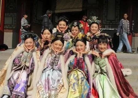 《甄嬛传》澳门重聚晚会：孙俪等主演重现经典，引发全网怀旧热潮