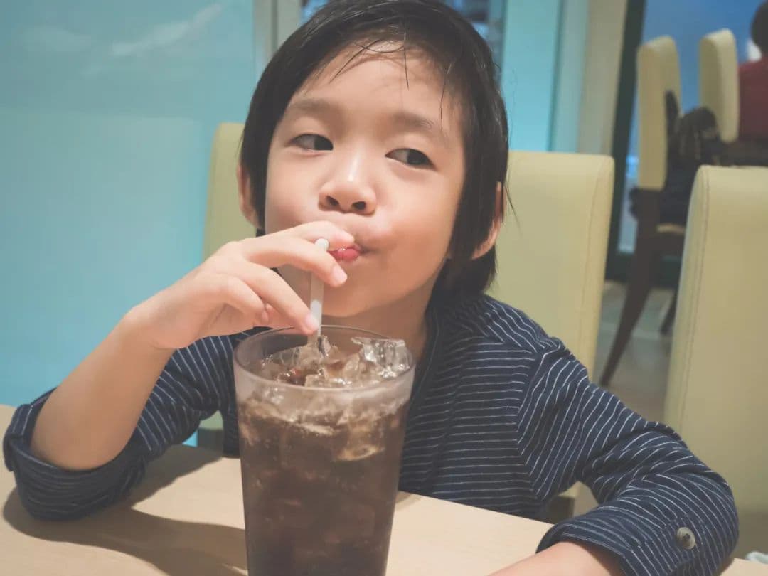 孩子牙齿上的这种“斑点”，你知道是什么吗（容易被误认为蛀牙）