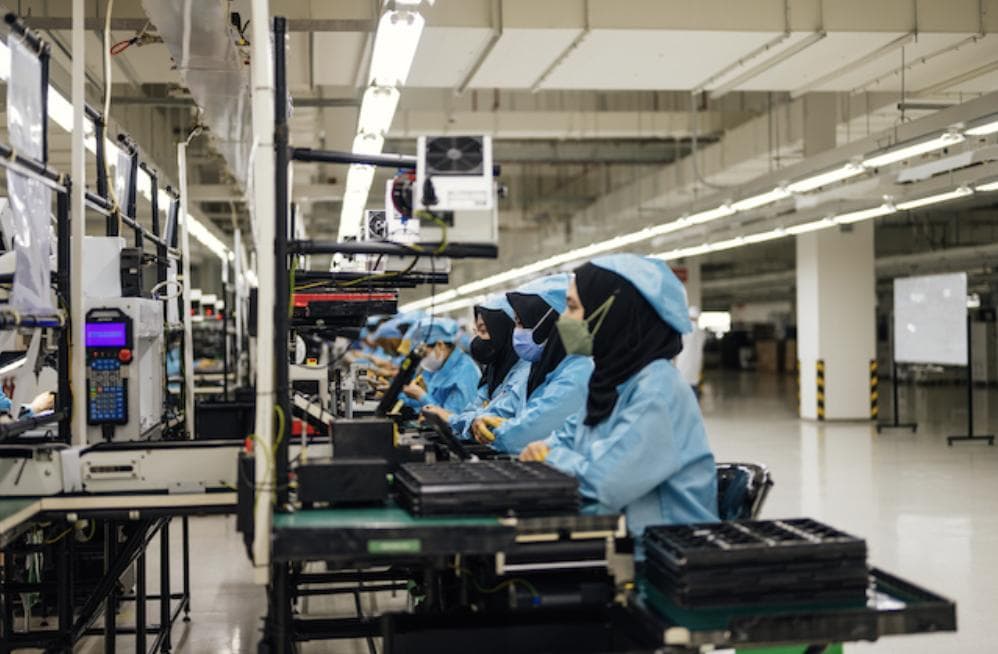 从雅加达工厂到硅谷研究院：中国手机厂商“闯关”全球化到了关键期