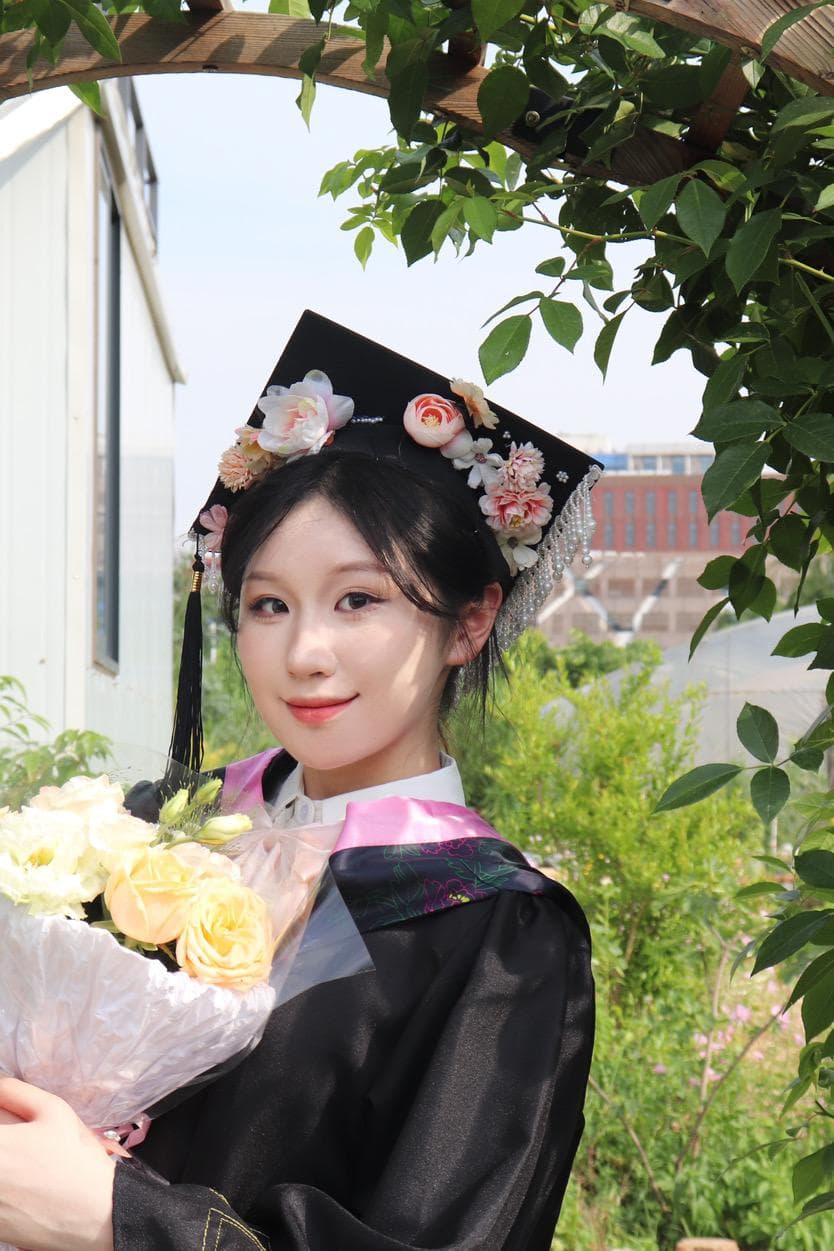 当汉服簪花遇上毕业季，“新中式”毕业照祝学子一路繁花似锦