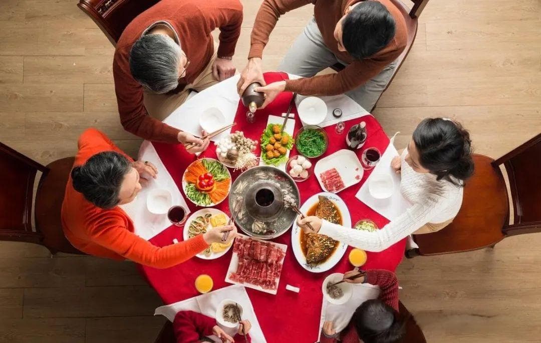 回家过年难免要走亲访友，如何防护才能快乐又健康，要注意以下几点