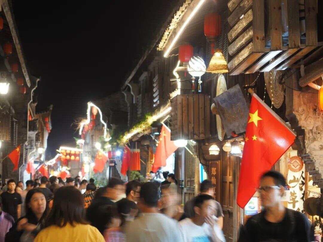 如何运用长焦镜头的“空间压缩感”，拍出美照