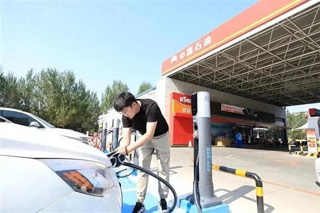 全面禁售燃油车的时间已经定了？未来还能开多久？专家说了个数字