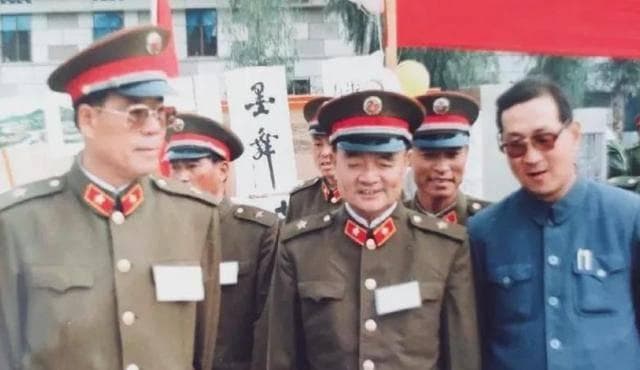 1985年，成都军区所属2个集团军，分别部署在川、滇，有何讲究？