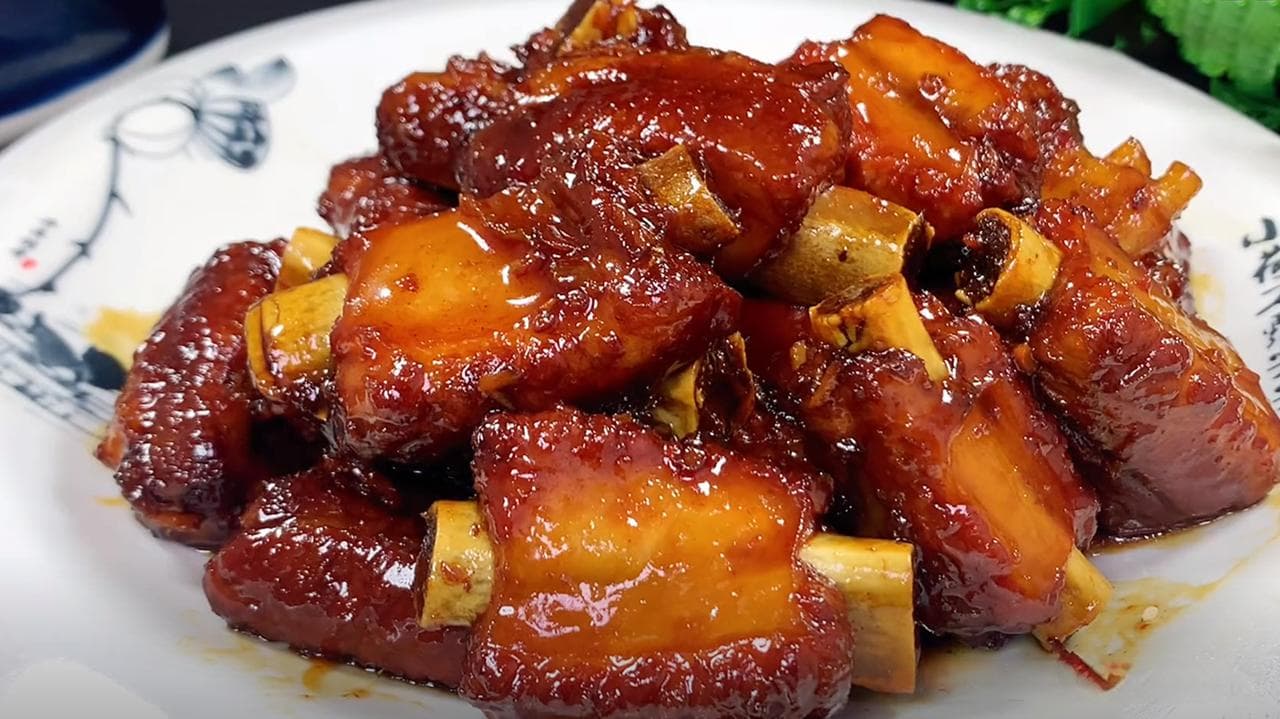 糖醋排骨怎么做好吃 家常糖醋排骨做法，记住这个黄金配比，出锅比饭店还香，太好吃了