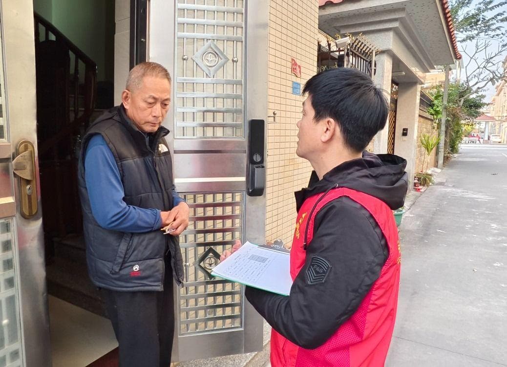 用“铁脚板”守护辖区“零事故”，他们春节在行动→｜春节我在岗