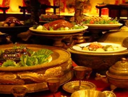 周王吃剩饭，明皇喜杂烩：皇帝一日“四餐”都吃些啥？