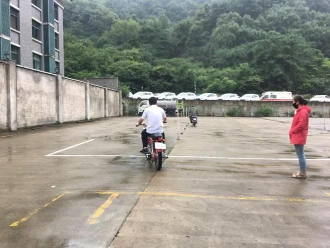 摩托车驾驶证的考试内容有哪些？