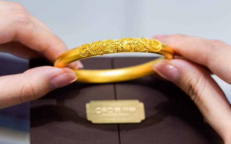铂金与黄金哪个好，铂金与黄金能一起戴吗？