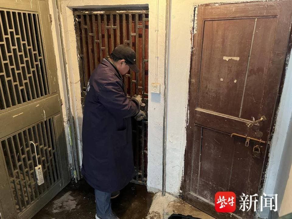 水管堵塞污水外溢，社区、物业联手解民忧