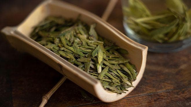 中国绿茶中的三大名茶：西湖龙井、洞庭碧螺春、信阳毛尖