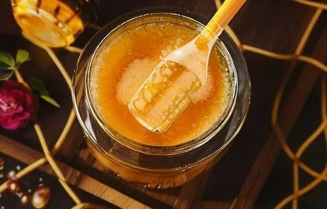柠檬蜂蜜水的6大好处与饮用指南
