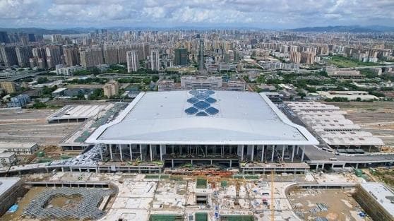 “海潮奔涌”惊艳亮相！新建汕头站外立面装修工程完工