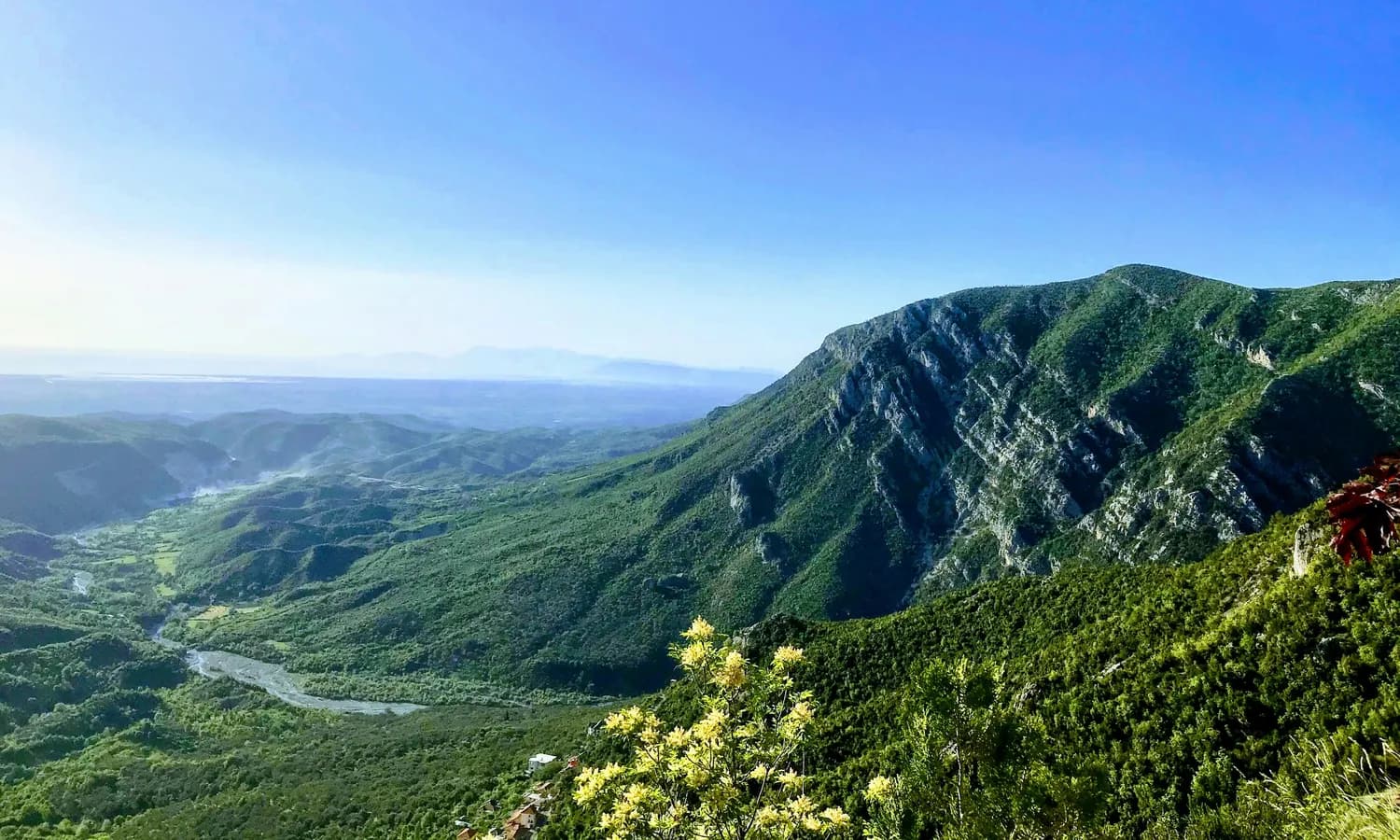 西安翠华山景区：山崩地貌与冰雪世界的完美融合