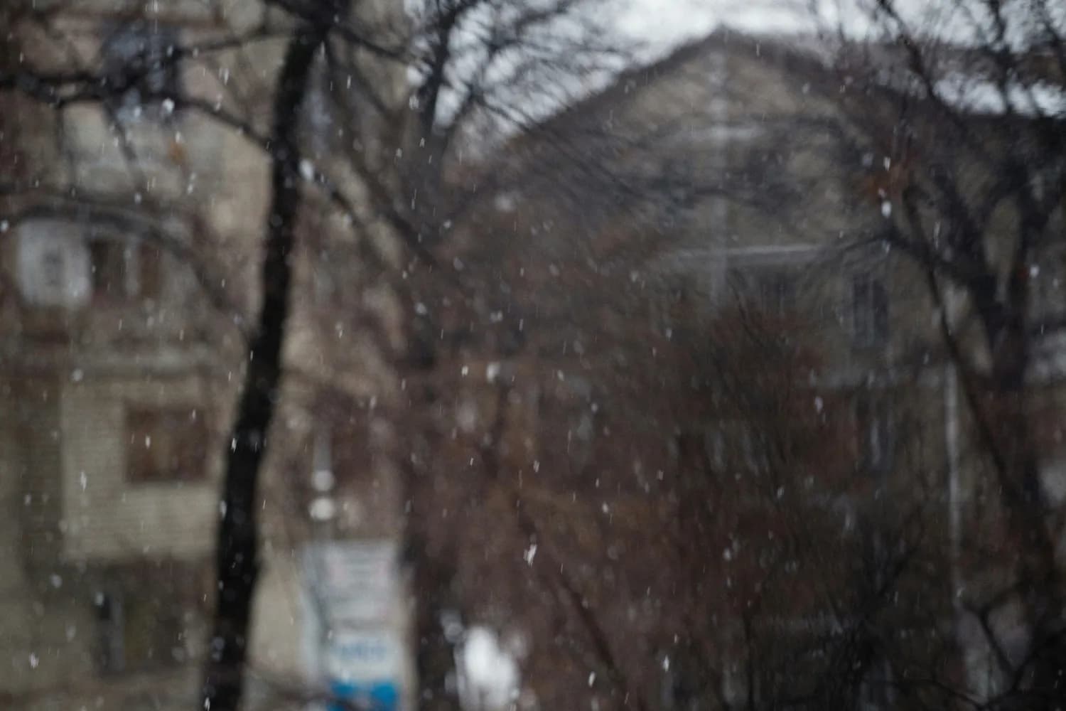 台儿庄冬季行车安全指南：从暴雪应对到日常驾驶全攻略