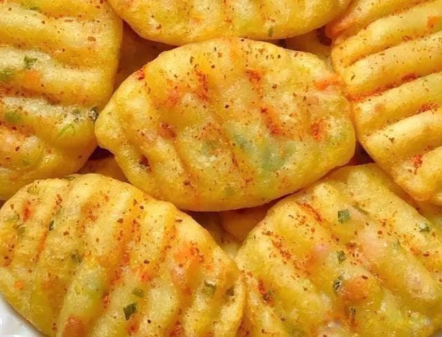 土豆除了炒土豆丝还能做什么？8种创意土豆料理让餐桌焕然一新