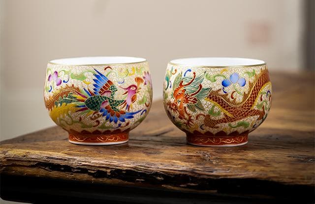 珐琅彩瓷器：从工艺特点到鉴赏要点的全面解析