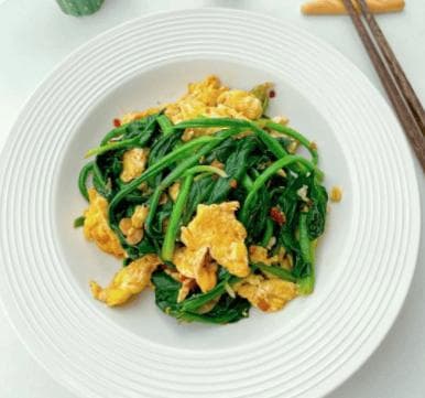 糖尿病患者适用：菠菜炒蛋食谱详解