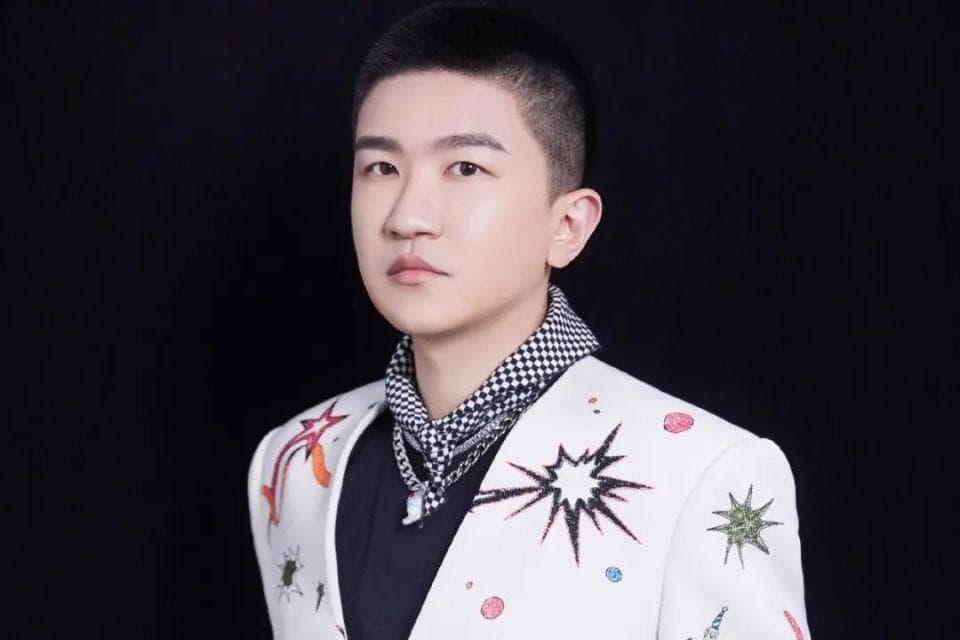 娱乐圈偶像塌房：从张大大事件看“精虫上脑”之害