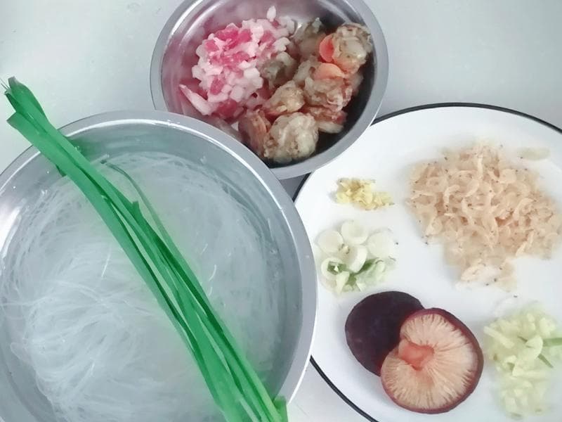 家常炒粉丝：简单美味的下饭菜