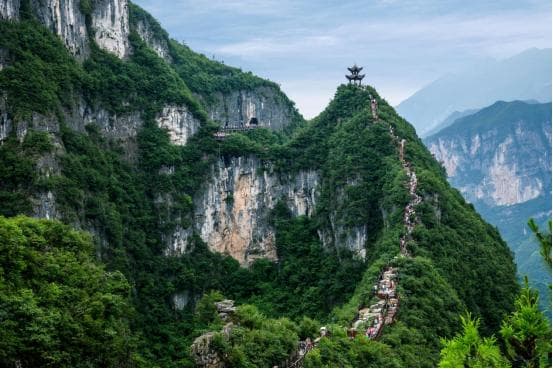 天通卫星技术，保障无信号区域的高效通信与监测