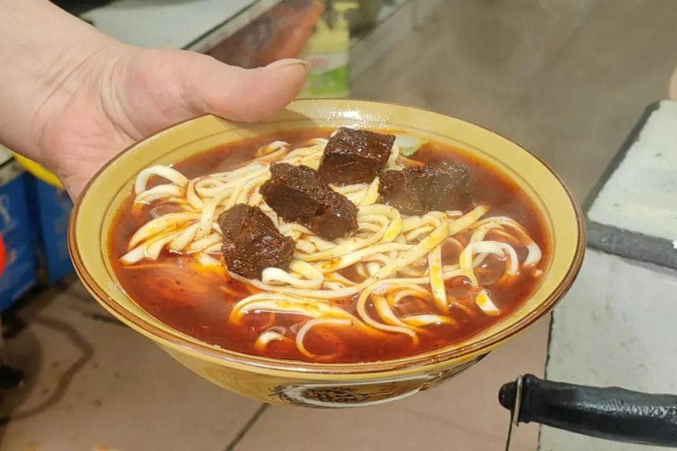 极限24小时！在乐山你能吃几家？