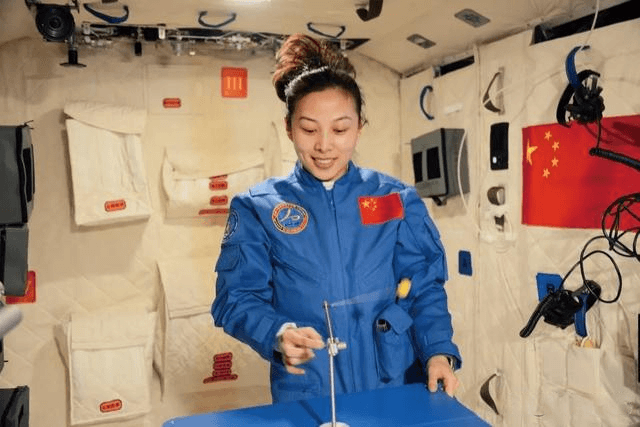 中国空间站首授：保留经典实验，新增浮力光学演示