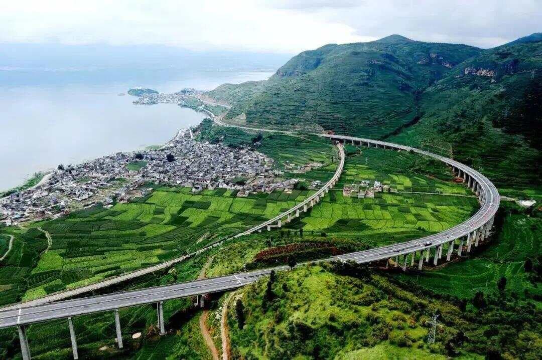 大理至德钦：云南8条公路串起绝美风光与民族风情