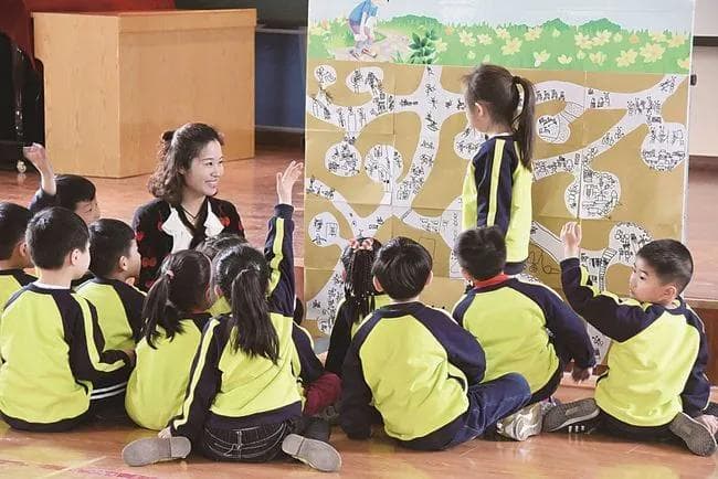 幼儿园师幼互动：一对一倾听策略全解析